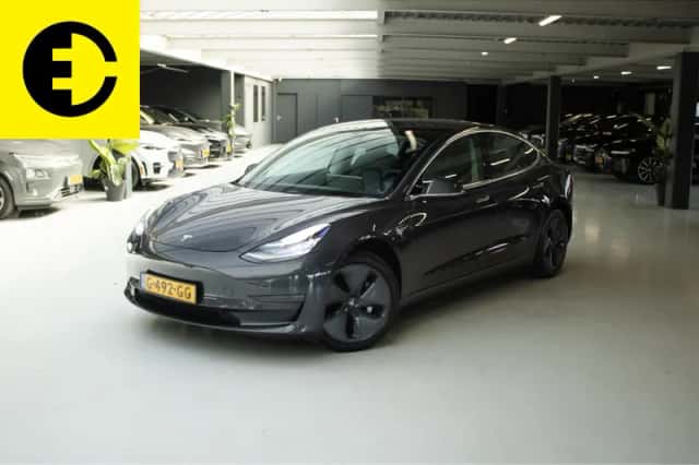 Tesla Model 3 (2019) thumbnail 1