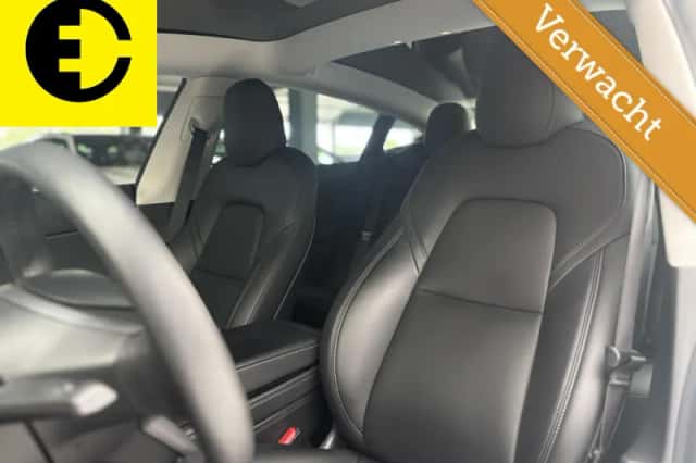 Tesla Model 3 (2023) thumbnail 5