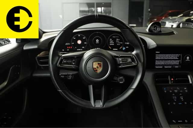Porsche Taycan Cross Turismo (2021) thumbnail 3