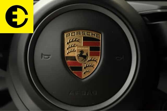 Porsche Taycan Cross Turismo (2021) thumbnail 4
