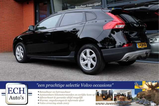 Volvo V40 Cross Country (2018) thumbnail 4