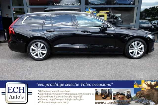 Volvo V60 (2019) thumbnail 2