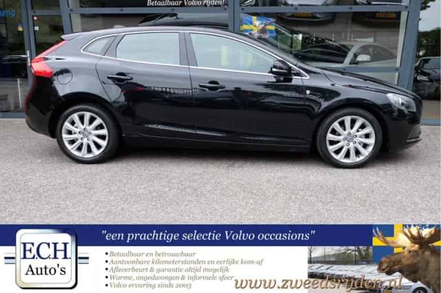 Volvo V40 (2013) thumbnail 2