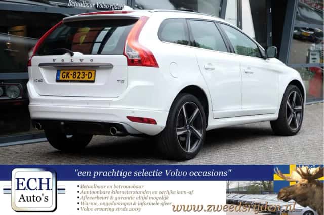 Volvo XC60 (2015) thumbnail 3