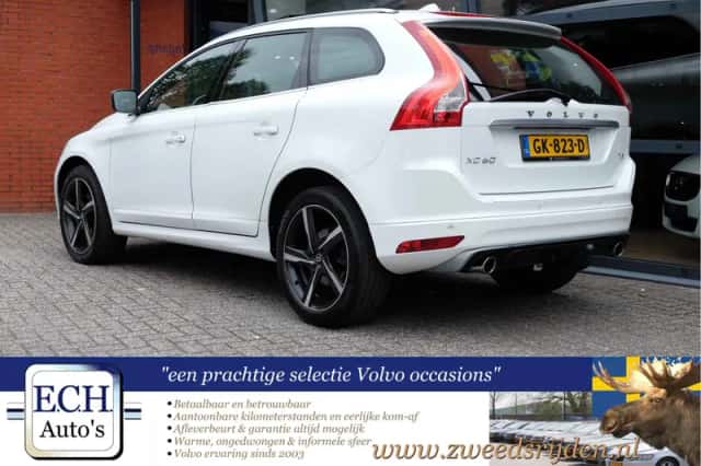 Volvo XC60 (2015) thumbnail 4
