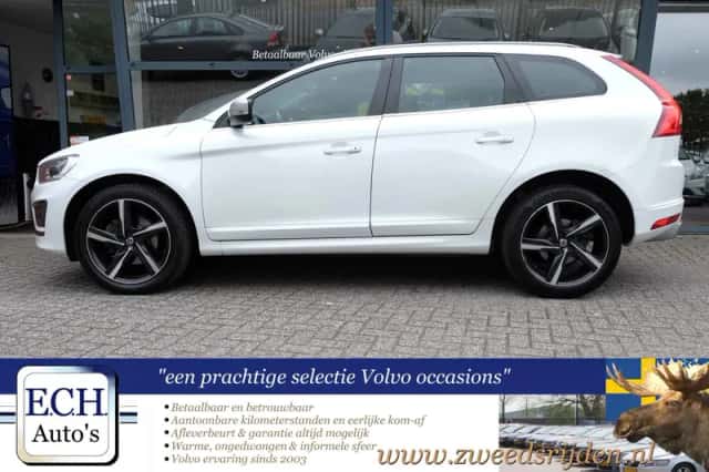 Volvo XC60 (2015) thumbnail 5