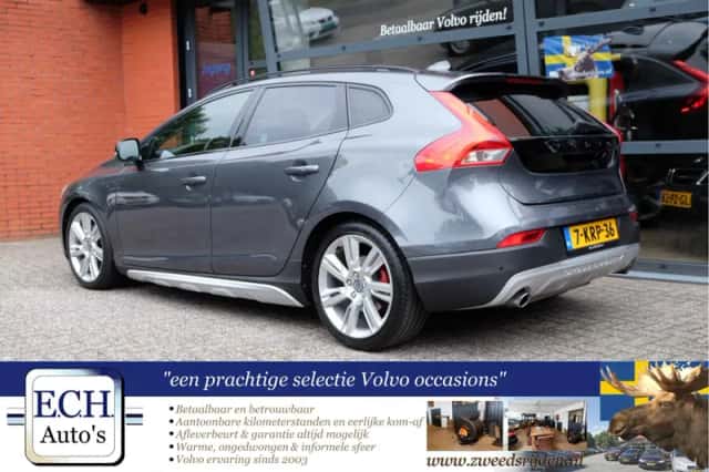 Volvo V40 Cross Country (2013) thumbnail 4