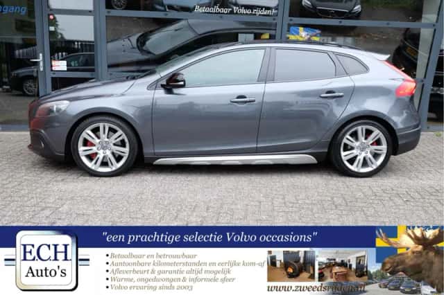 Volvo V40 Cross Country (2013) thumbnail 5