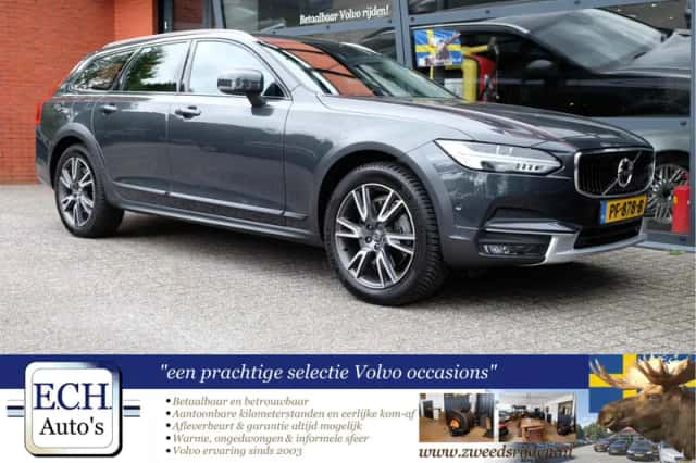 Volvo V90 Cross Country (2017) thumbnail 1