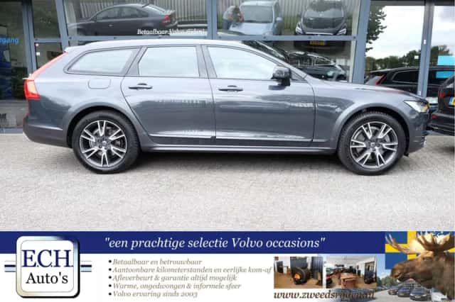 Volvo V90 Cross Country (2017) thumbnail 2