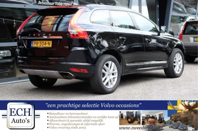 Volvo XC60 (2017) thumbnail 3