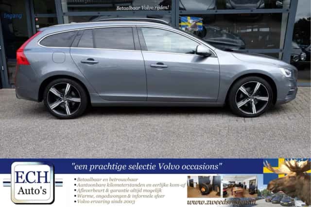 Volvo V60 (2018) thumbnail 2