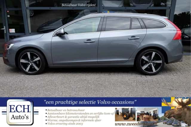 Volvo V60 (2018) thumbnail 5