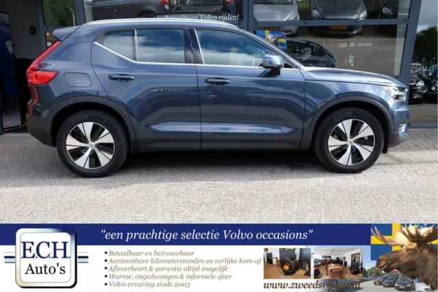 Volvo XC40 (2022) thumbnail 2