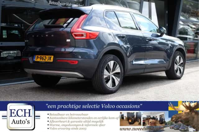 Volvo XC40 (2022) thumbnail 3