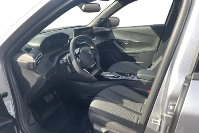 Peugeot 2008 (2025) thumbnail 2