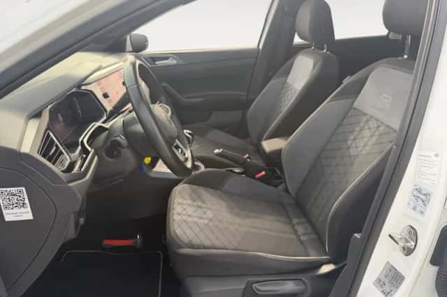 Volkswagen Polo (2023) thumbnail 2