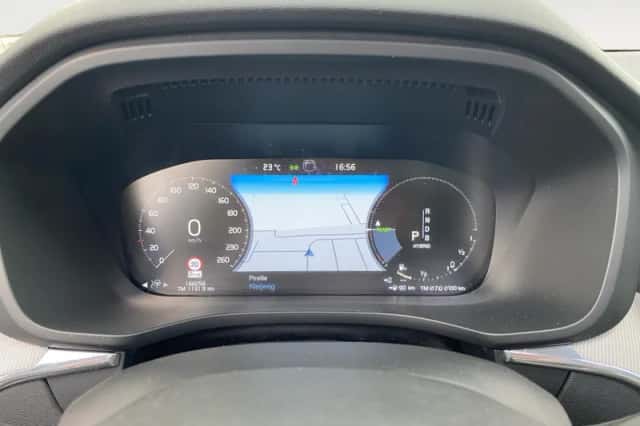 Volvo XC60 (2017) thumbnail 4