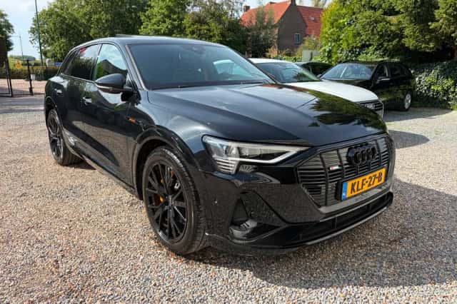 Audi e-tron (2023) thumbnail 1