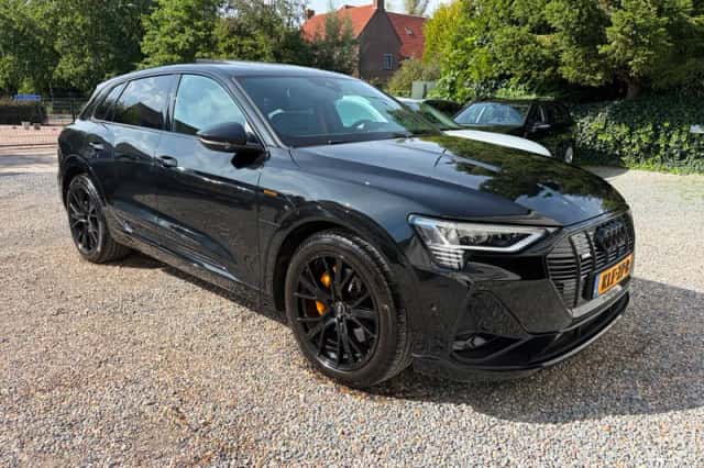 Audi e-tron (2023) thumbnail 4