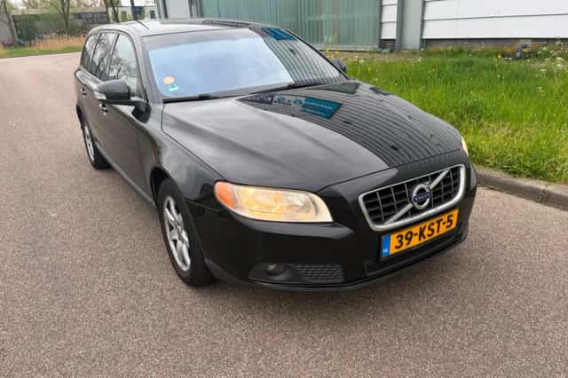 Volvo V70 (2010) thumbnail 2