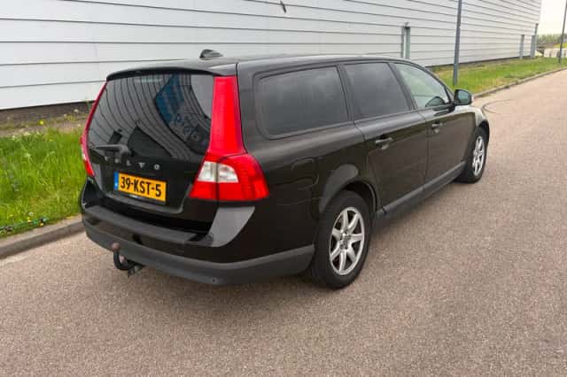 Volvo V70 (2010) thumbnail 3