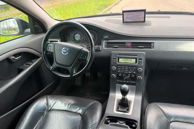 Volvo V70 (2010) thumbnail 5