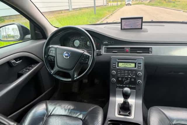 Volvo V70 (2010) thumbnail 6
