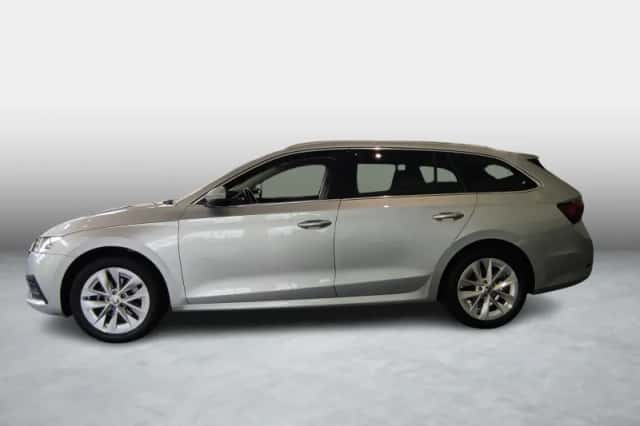Škoda Octavia (2022) thumbnail 2