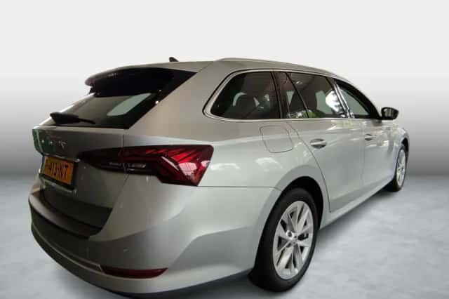 Škoda Octavia (2022) thumbnail 5