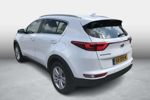 Kia Sportage (2018) thumbnail 3