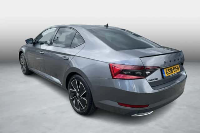 Škoda Superb (2023) thumbnail 3