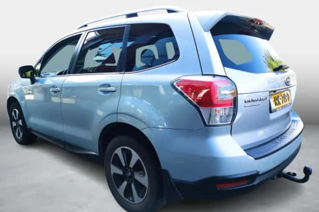 Subaru Forester (2017) thumbnail 3