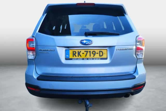 Subaru Forester (2017) thumbnail 4