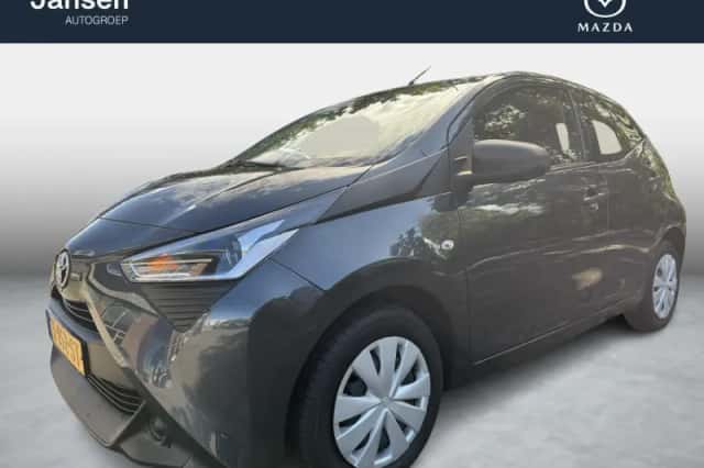 Toyota Aygo (2021) thumbnail 1