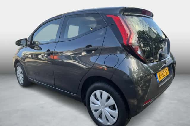 Toyota Aygo (2021) thumbnail 3