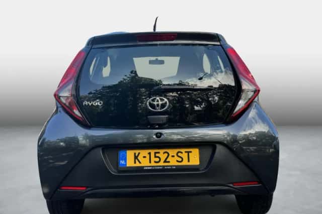 Toyota Aygo (2021) thumbnail 4