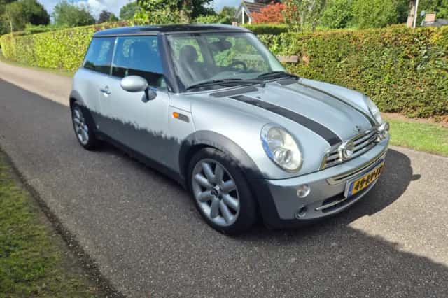 MINI Cooper (2005) thumbnail 6