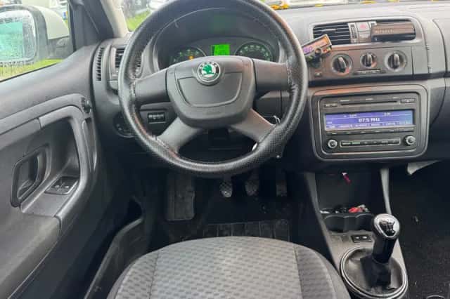 Škoda Fabia (2010) thumbnail 2