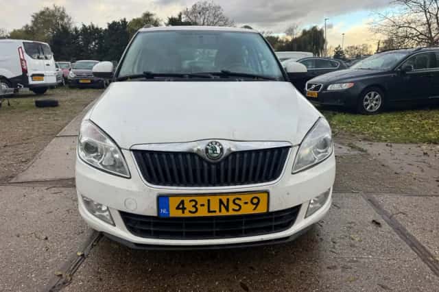 Škoda Fabia (2010) thumbnail 4