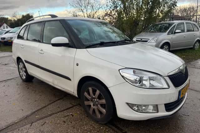 Škoda Fabia (2010) thumbnail 5