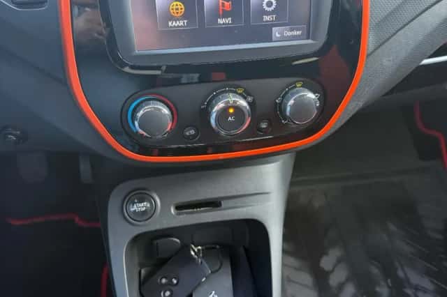 Renault Captur (2013) thumbnail 3