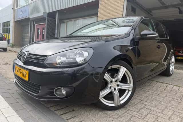 Volkswagen Golf (2011) thumbnail 1