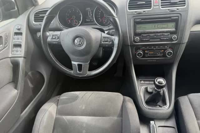 Volkswagen Golf (2011) thumbnail 2
