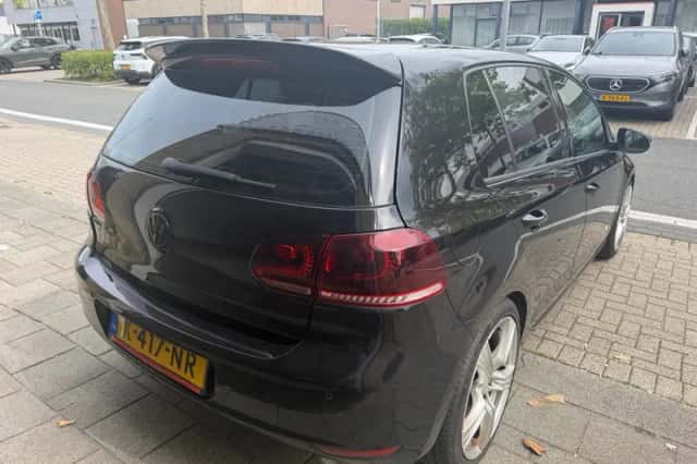 Volkswagen Golf (2011) thumbnail 6