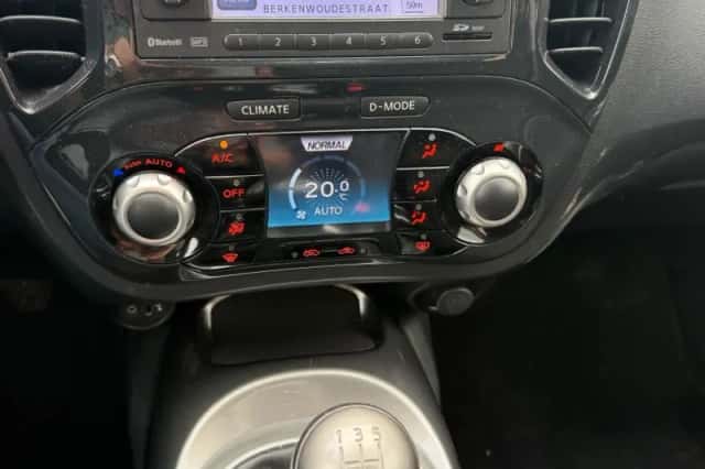 Nissan Juke (2011) thumbnail 3
