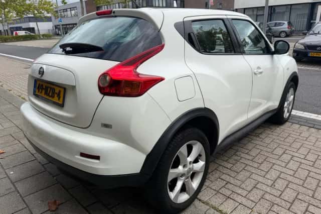 Nissan Juke (2011) thumbnail 6