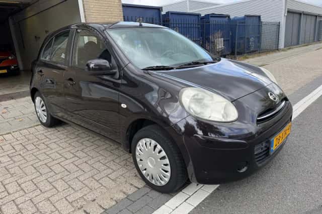 Nissan Micra (2011) thumbnail 5