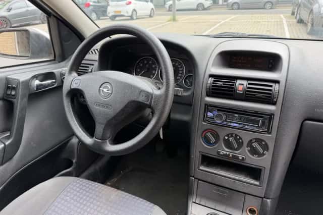 Opel Astra (2003) thumbnail 2