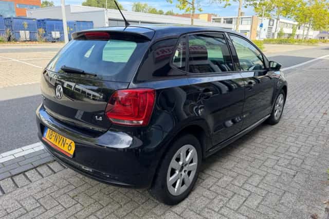 Volkswagen Polo (2010) thumbnail 5